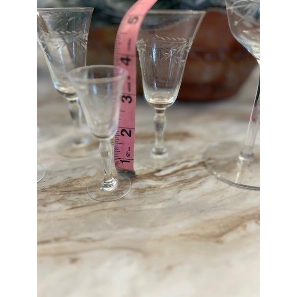 Vintage Heirloom Hand Etched Drinkware - Picture 5 of 12